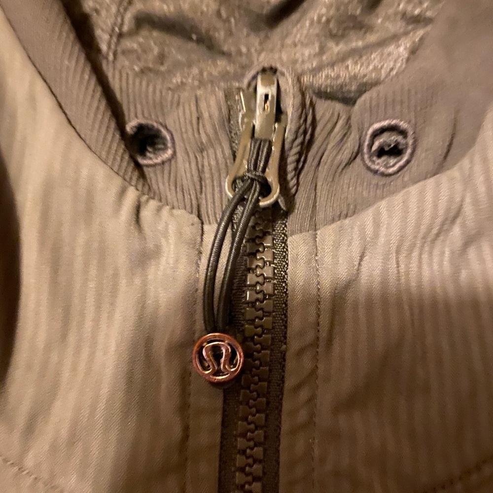 Lululemon jacket - Picture 3 of 3